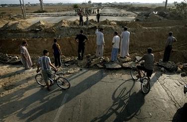 Israel Attacks Beirut July 2006