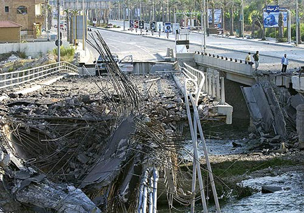 Israel Attacks Beirut July 2006